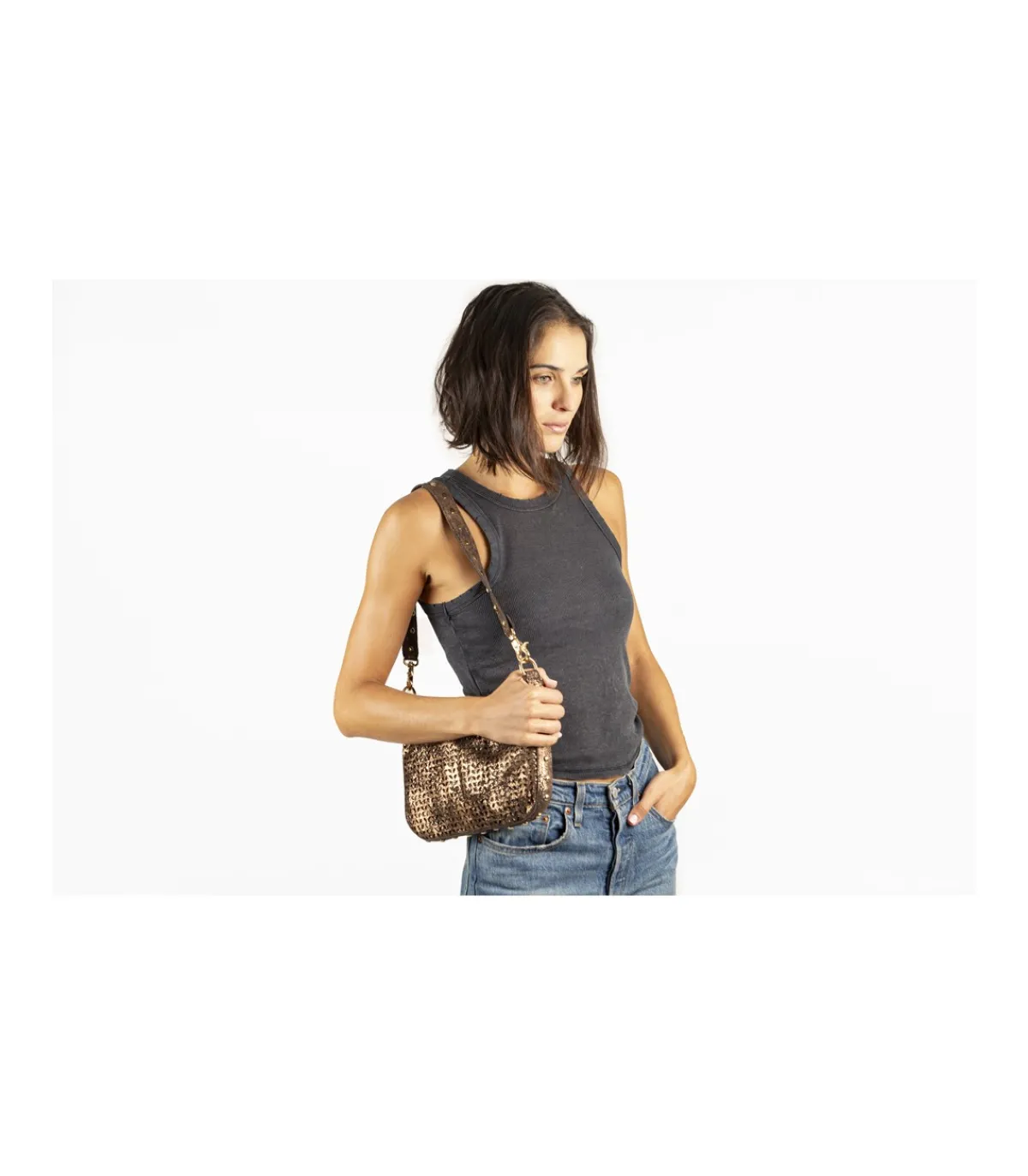 Bolso Tachuelas Con Troquel Mavis-Salvador Bachiller