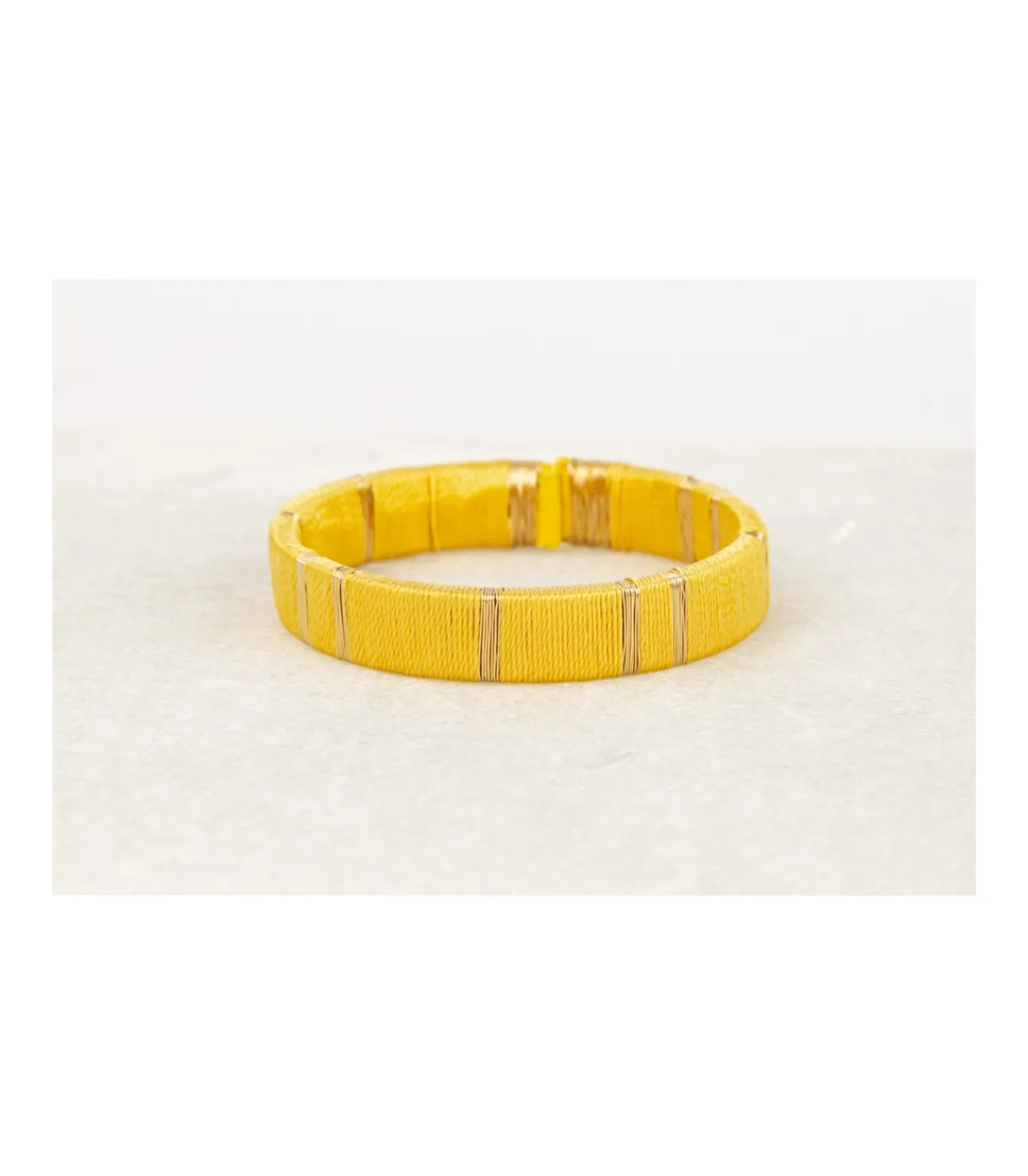 Brazalete Hilos-Salvador Bachiller Clearance