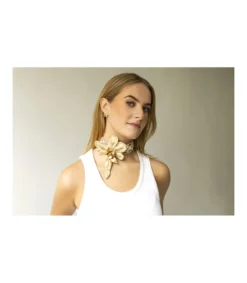 Collar Choker Flor-Salvador Bachiller Hot