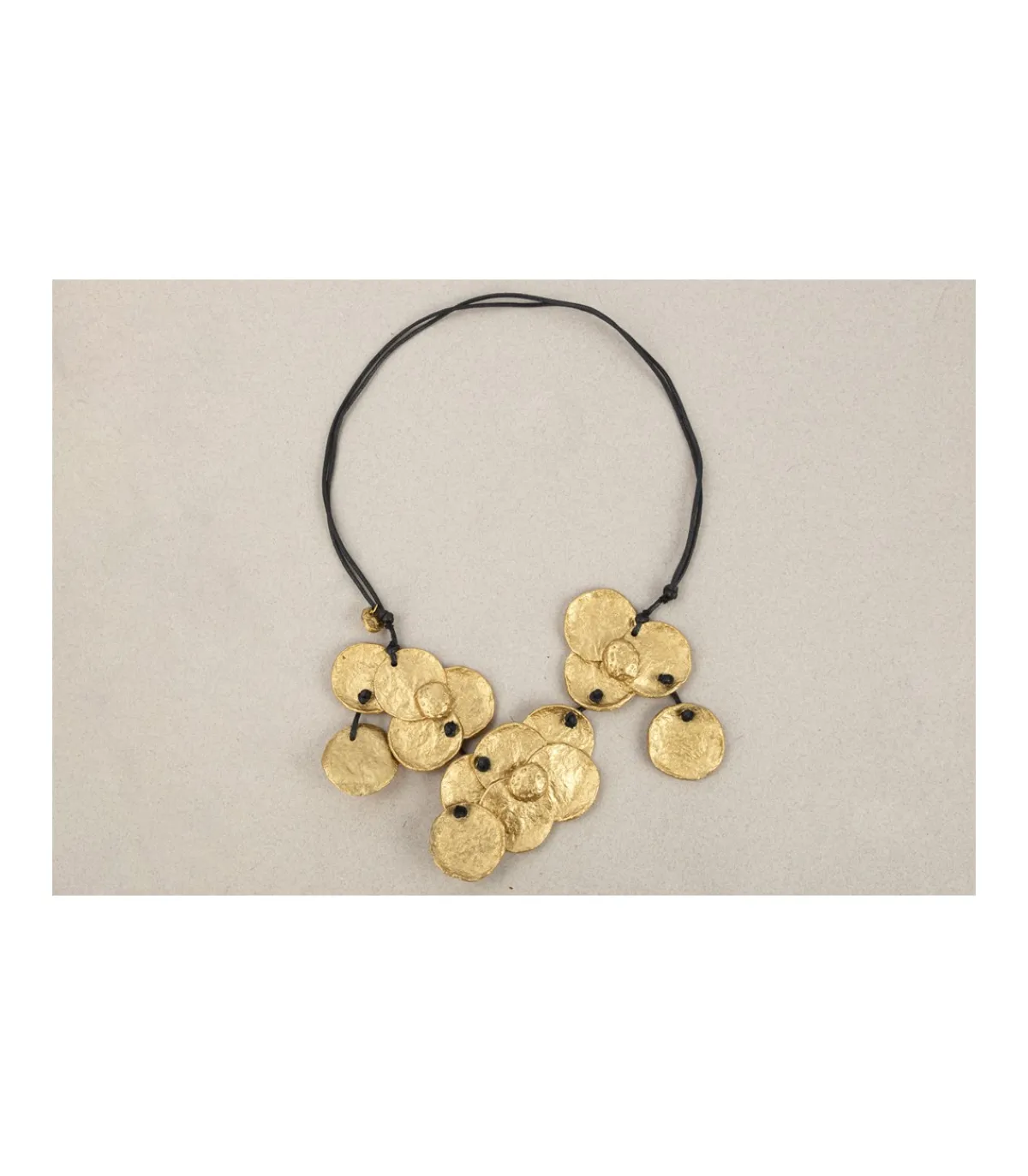 Collar Choker Lirios-Salvador Bachiller Hot