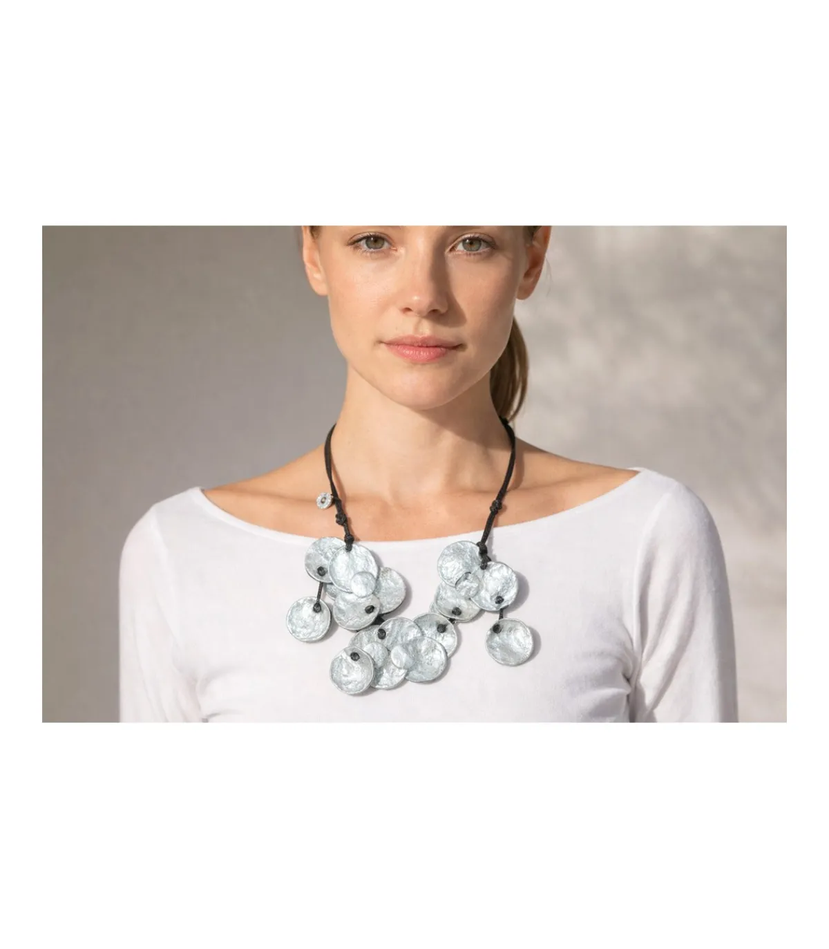 Collar Choker Lirios-Salvador Bachiller Sale