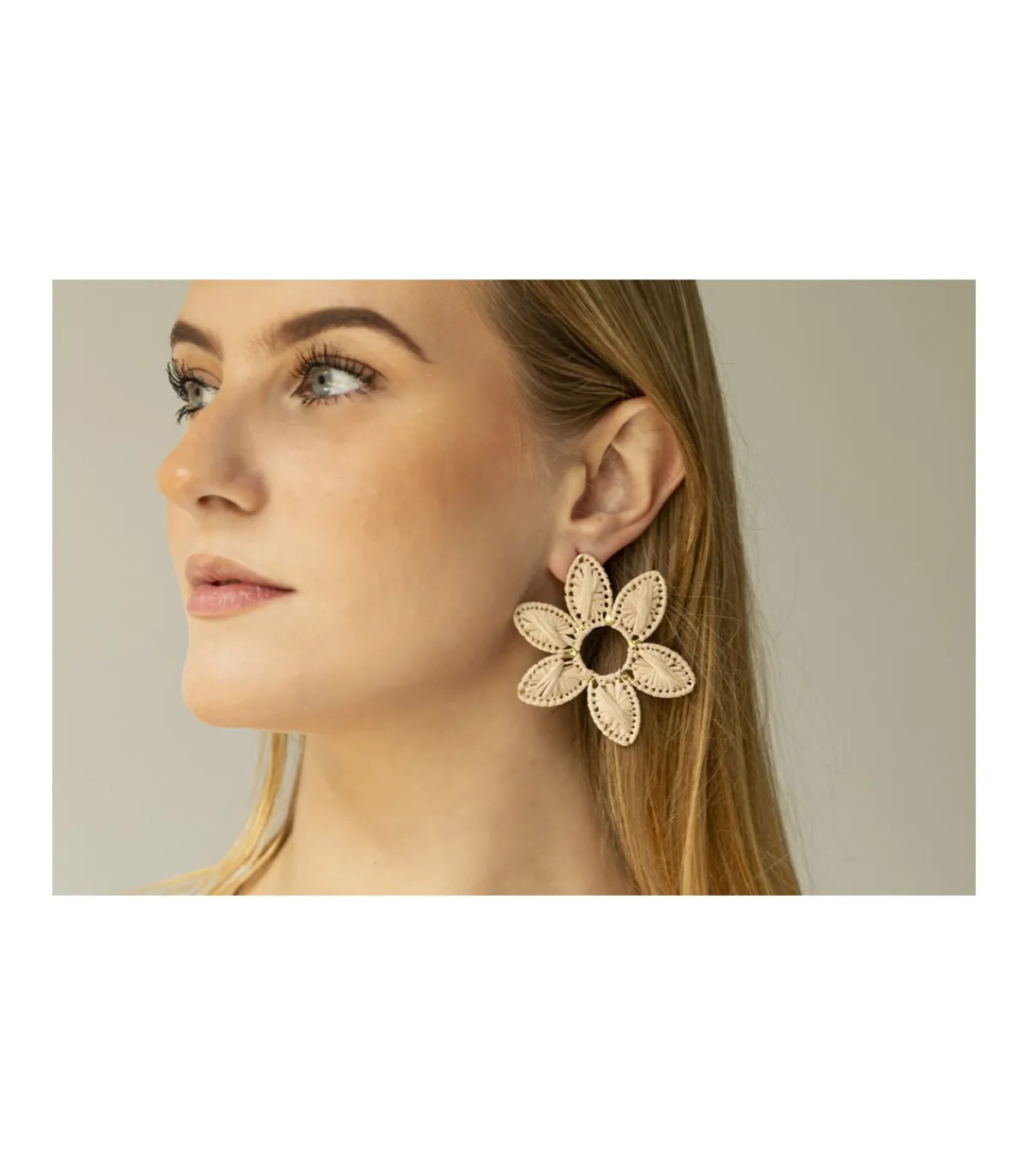 Pendientes Flor Raffia-Salvador Bachiller Online